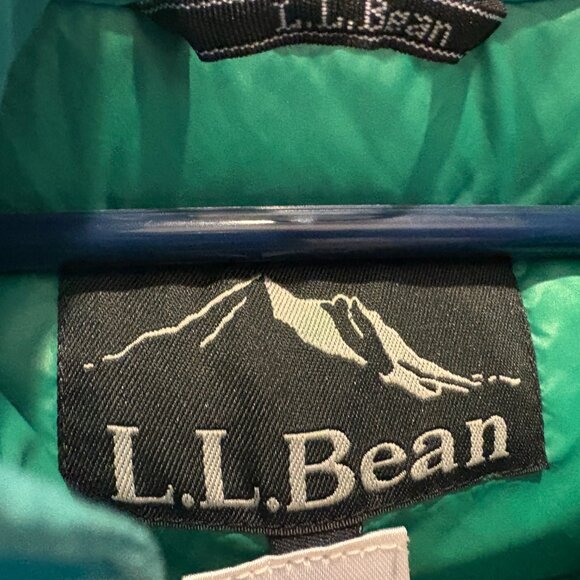 LL Bean Women's Puffer Jacket (size xs) - Picture 3 of 3